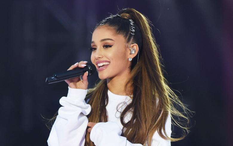 Ariana Grande reaparece en público ¡y con su novio! Ariana Grande reaparece en público ¡y con su novio!