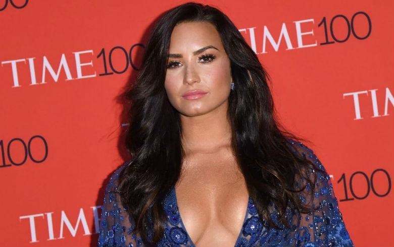 Difunden llamada de auxilio tras sobredosis de Demi Lovato