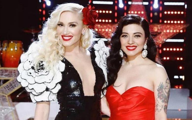 Mira a Mon Laferte cantando con Gwen Stefani en The Voice