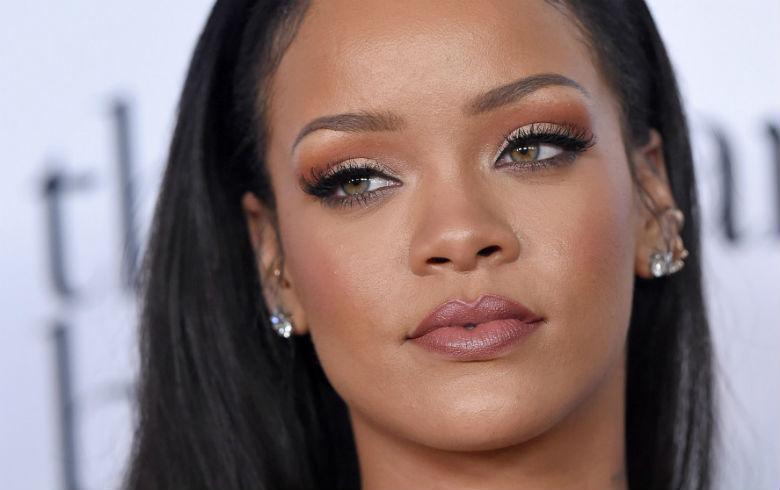 Capturan a hombre que entró a la casa de Rihanna Capturan a hombre que entró a la casa de Rihanna