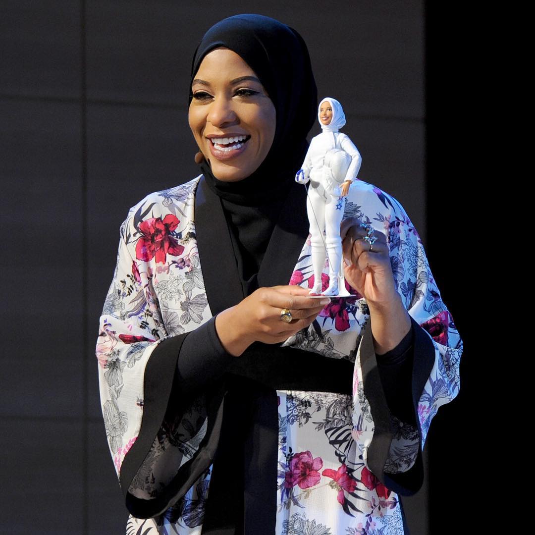Conoce a la primera barbie con hiyab inspirada en una deportista olímpica Conoce a la primera barbie con hiyab inspirada en una deportista olímpica
