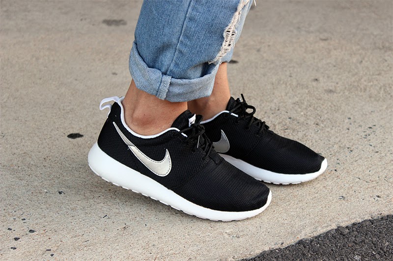 black roshes mens