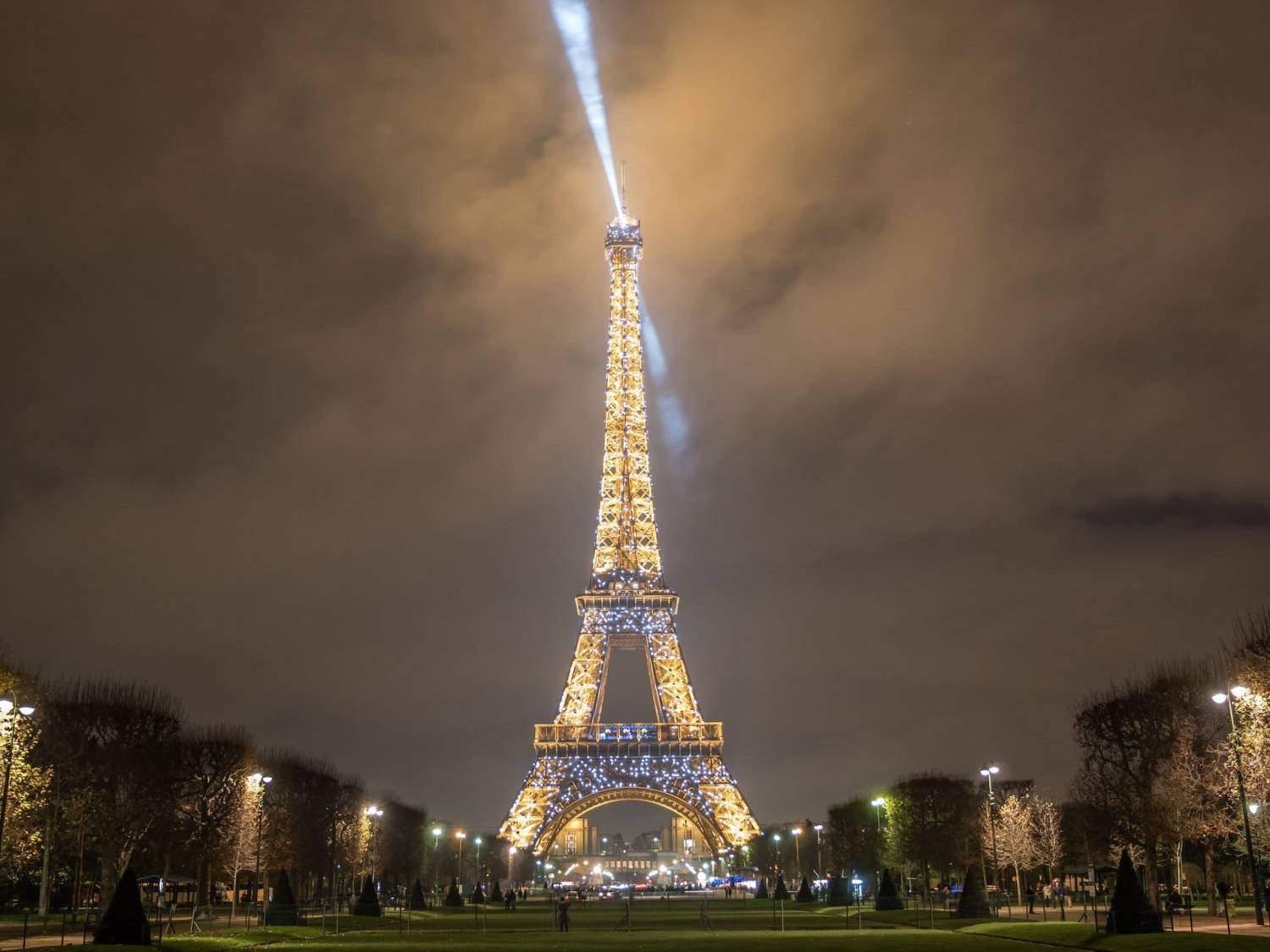 Un asteroide del tamaño de la Torre Eiffel se acercará a la Tierra en