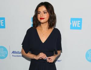 Selena Gomez muestra nuevo look inspirado en “Dora la exploradora”