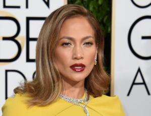 Las atrevidas fotos de Jennifer Lopez que encienden la web