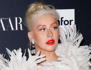 El incómodo momento de Christina Aguilera en un bar: quiso cantar pero nadie la reconoció