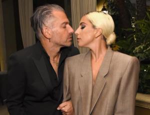 Lady Gaga confirma su compromiso con Christian Carino