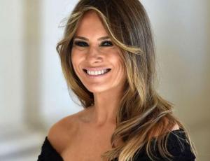 Melania Trump llega con look a lo “La bella y la bestia” a evento de la realeza