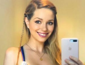 Nicole Block muestra como quedó su cabello tras tinturárselo ella misma