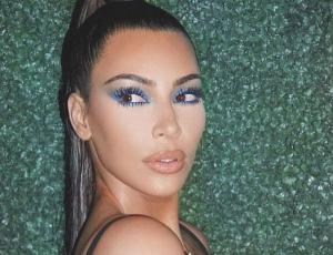 Kim Kardashian se desnuda para crear su nuevo perfume