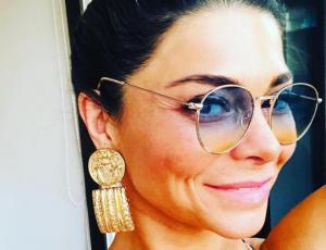 Antonella Ríos vuelve con su ex y luce increíble figura al sol