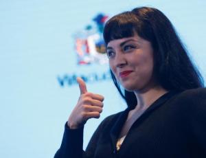Creador de marcha "anti Mon Laferte” explica por qué creó el evento