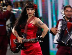 Convocan a una marcha anti Mon Laferte en México