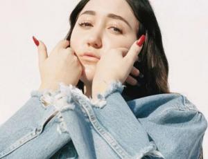 Noah Cyrus vende sus lágrimas tras quiebre amoroso con Lil Xan