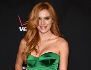 La evolución de Bella Thorne en la alfombra roja