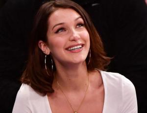 Bella Hadid está pegada en los años 90