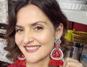 Connie Achurra se lanza como modelo de trajes de baño