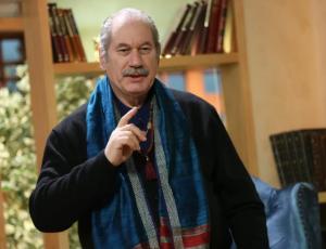 Pedro Engel debutará como conductor en "Abrazar la vida"