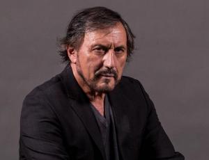 Regreso de Carlos Pinto marca buena sintonía y conquista a las redes sociales