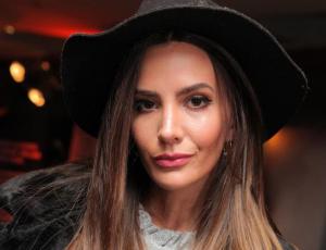 El look de las famosas en el lanzamiento de Olympea Intense