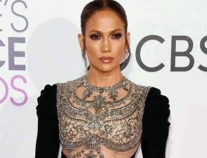 Fisicoculturista impacta con su parecido a Jennifer Lopez