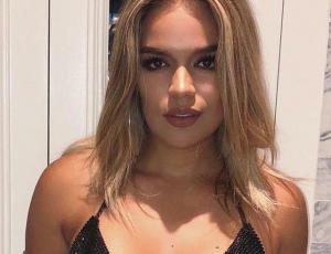 Karol G cuenta cómo surgió su romance con Anuel AA