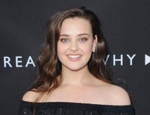 El natural look con el que Katherine Langford destacó en los Teen Choice Awards