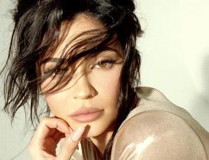 Kylie Jenner y Stormi hacen “matchy matchy” con sus trajes de baño