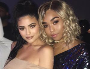 Kylie Jenner regala pulsera de casi 10 millones de pesos a su mejor amiga