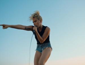 Nuevo y psicodélico videoclip de Lady Gaga divide a sus fanáticos