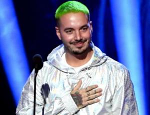 El excéntrico cambio de look de J Balvin del que todos hablan