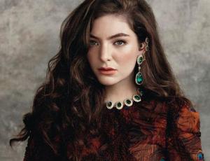 Lorde encanta a sus fanáticos sin su icónico maquillaje