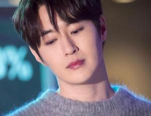 Cantante de K-pop Minwoo muere de un paro cardíaco a los 33 años de edad