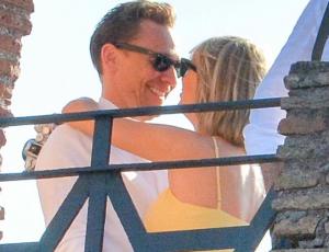 Las románticas fotos de Taylor Swift y Tom Hiddleston en Roma