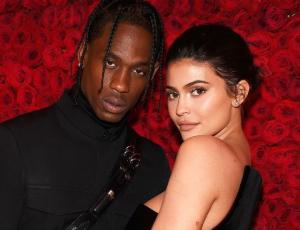 Travis Scott emociona con solidario gesto hacia fanático que perdió a su madre
