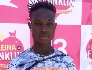 Actor haitiano de “La Reina de Franklin” también se luce como modelo