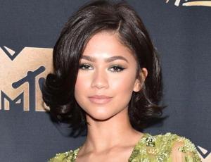 El pijama chic de Zendaya en los Teen Choice Awards