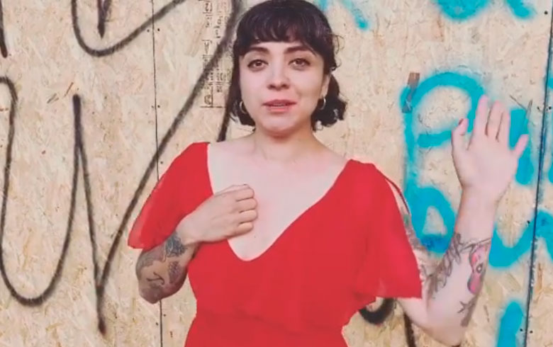 Fans De Mon Laferte Descubren “mensaje Oculto” En Video Donde Agradece Premio Ar13 Cl