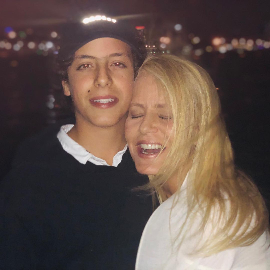 “Regios”: Cecilia Bolocco y su hijo encantan con looks de noche