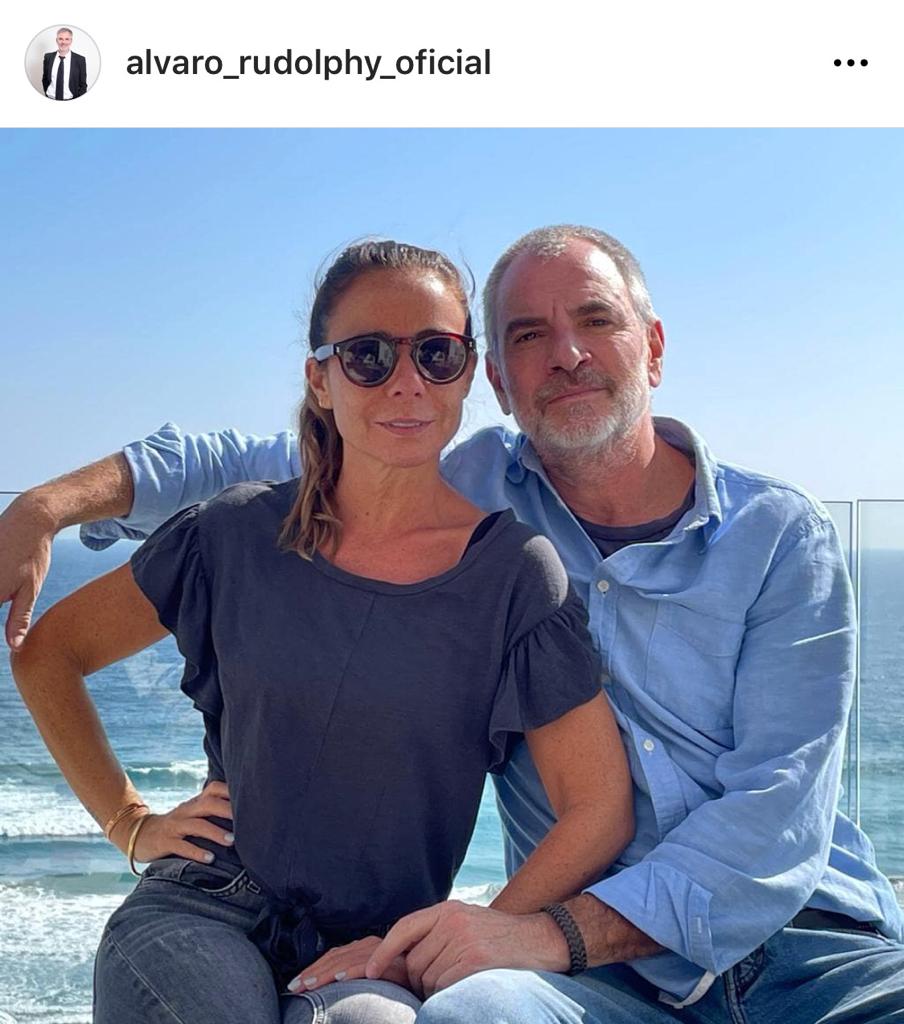 Álvaro Rudolphy encanta con foto playera junto a su esposa