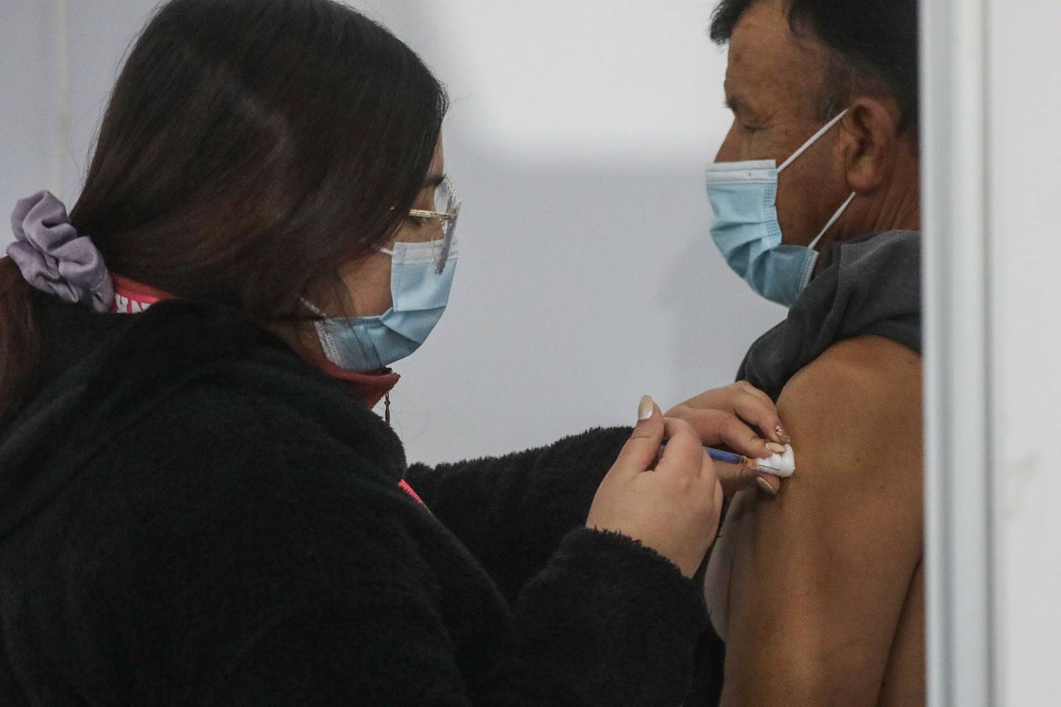 Ministra Yarza confirma que habrá quinta dosis de vacuna contra Covid antes de fin de año