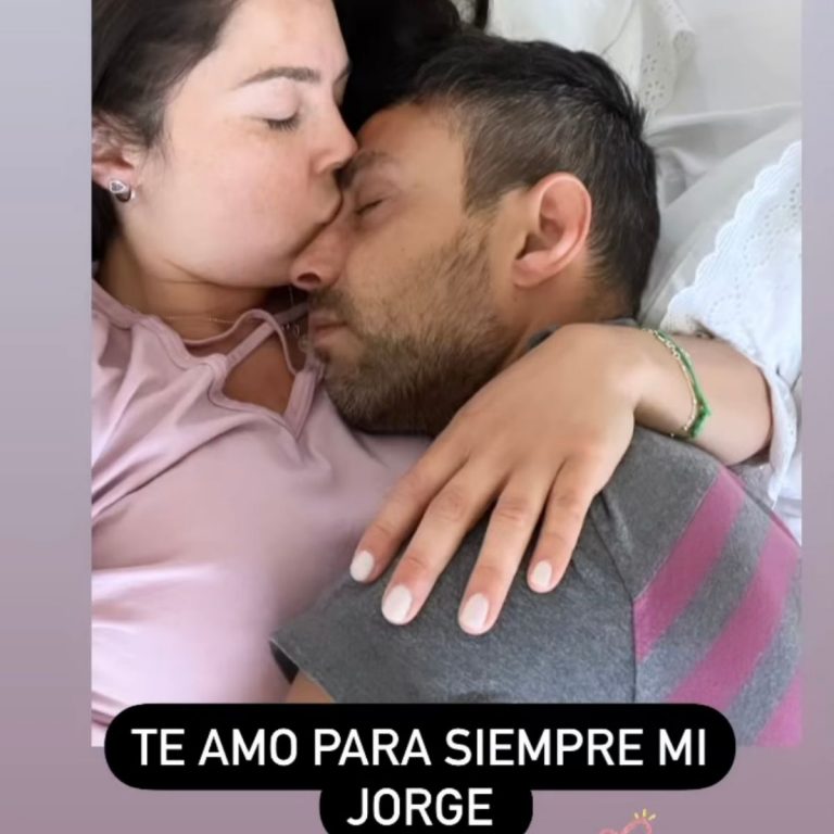 Daniela Aránguiz encanta con romántica foto junto a Jorge Valdivia