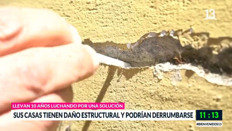 Vecinos denuncian peligro de derrumbe en sus viviendas