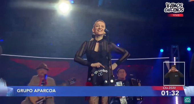 Sigrid Alegría se muestra en ropa interior y sin maquillaje