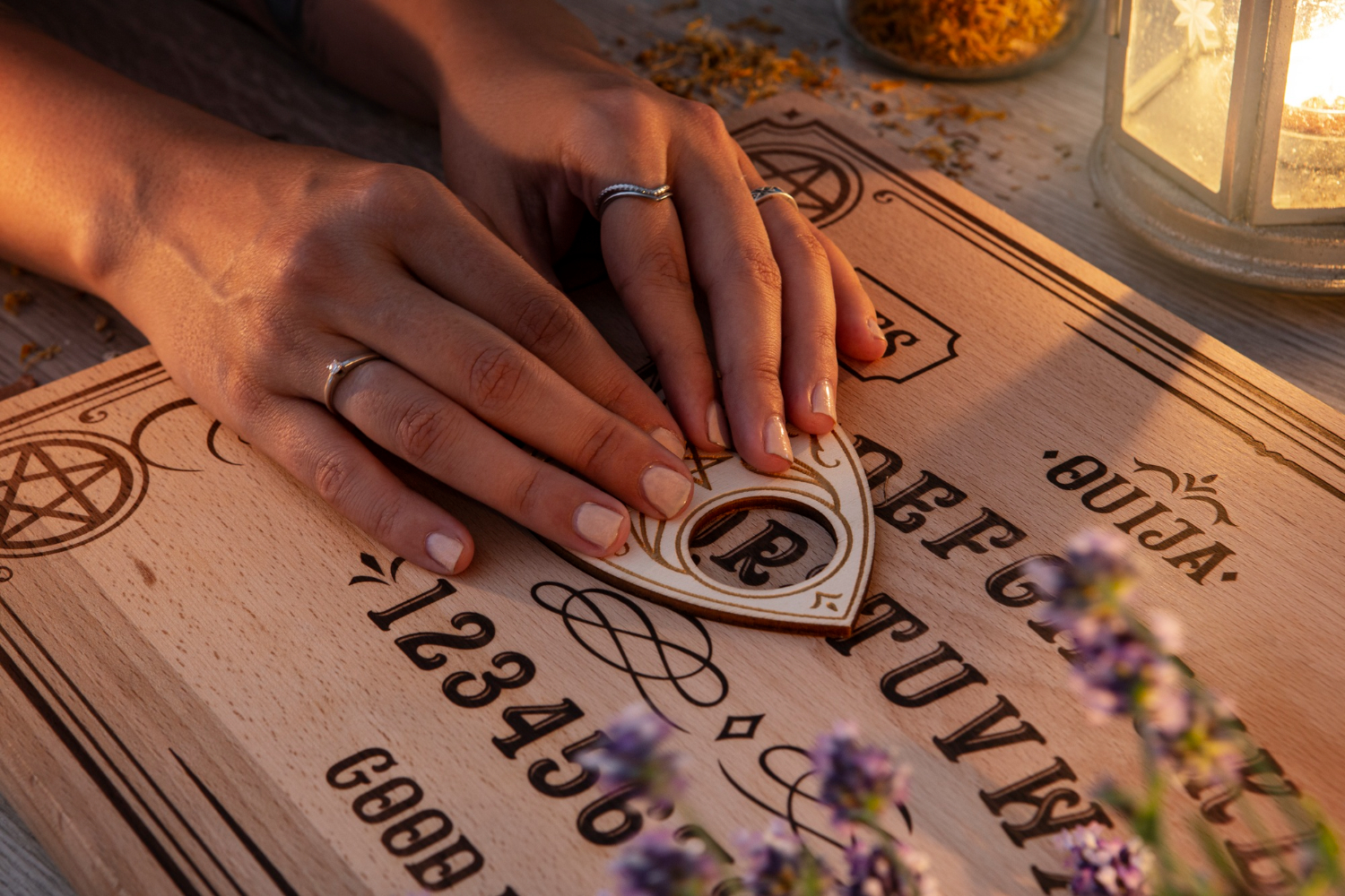 Viral Puluhan Siswi Diduga 'Kesurupan' Usai Main Ouija