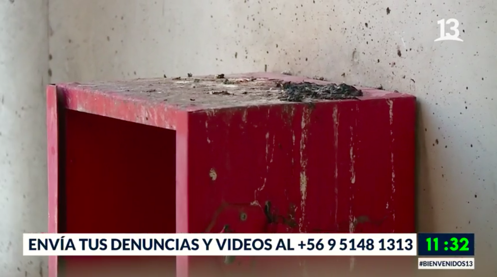 Vecinos de Las Condes denuncian daños estructurales en edificios