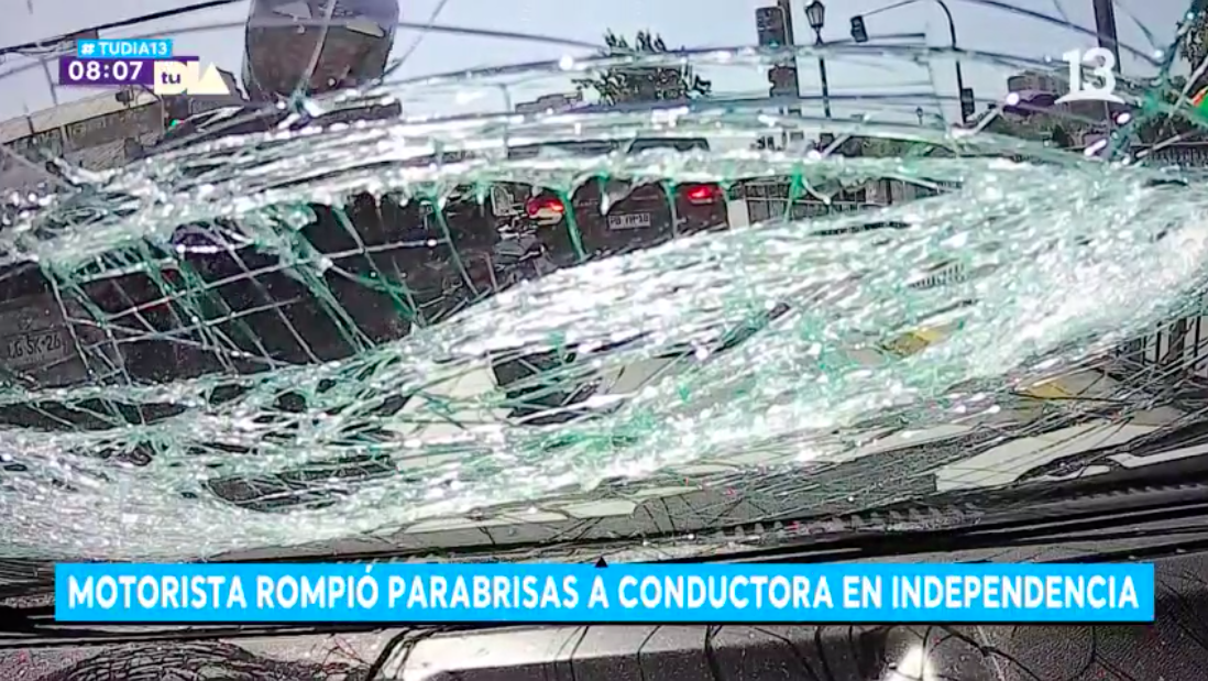 Motorista rompe parabrisas de conductora con una cadena