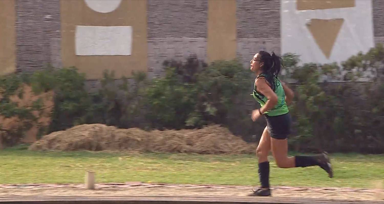 Pamela Díaz corre después de ganar