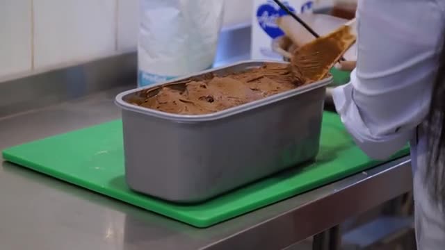 Equipo del programa probó helado con malicia