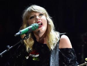 El conmovedor llanto de Taylor Swift en el escenario al recordar el juicio por el abuso sexual que sufrió